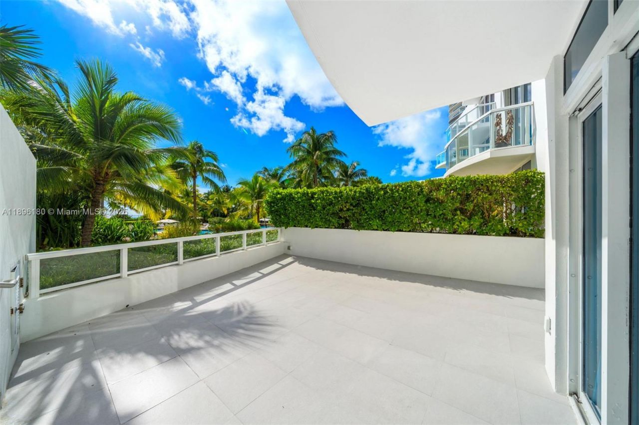 50 S Pointe Dr, Unit TWN7, Miami Beach, FL 33139 Photo