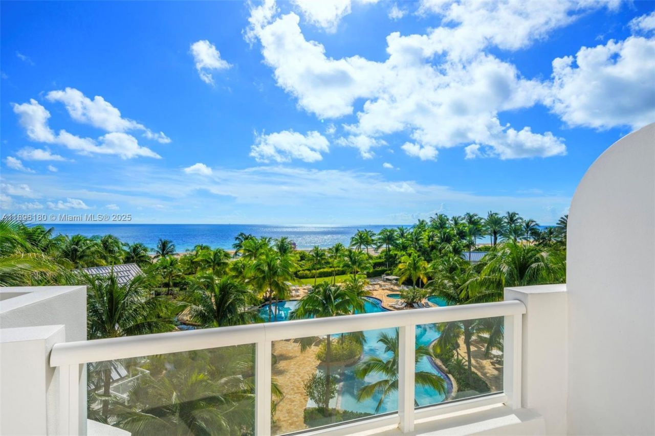 50 S Pointe Dr, Unit TWN7, Miami Beach, FL 33139 Photo