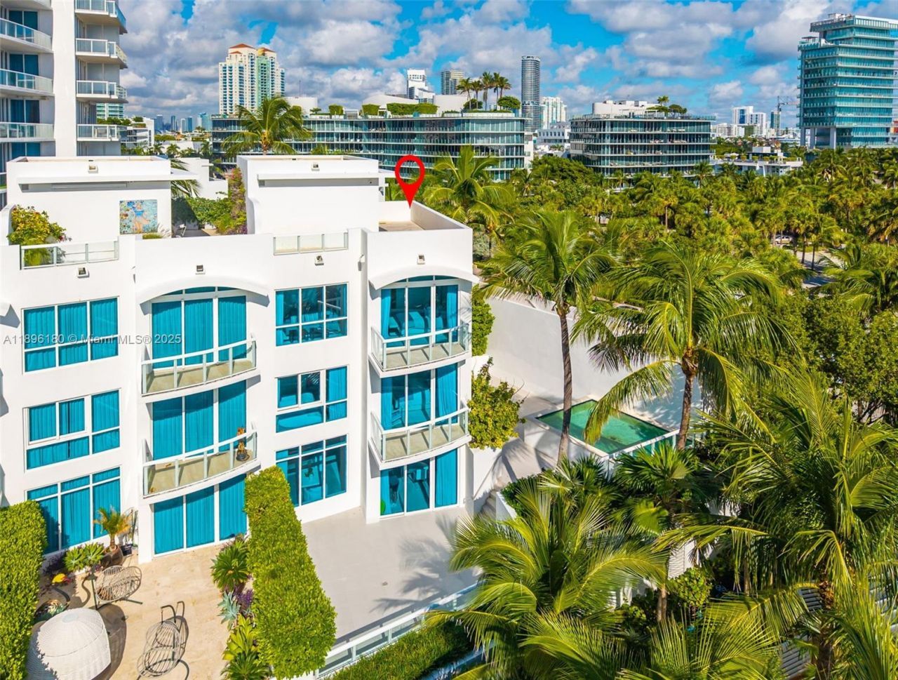 50 S Pointe Dr, Unit TWN7, Miami Beach, FL 33139 Photo