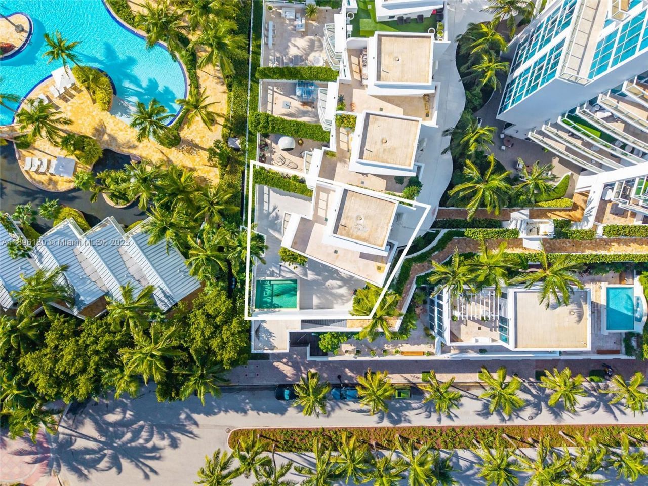 50 S Pointe Dr, Unit TWN7, Miami Beach, FL 33139 Photo