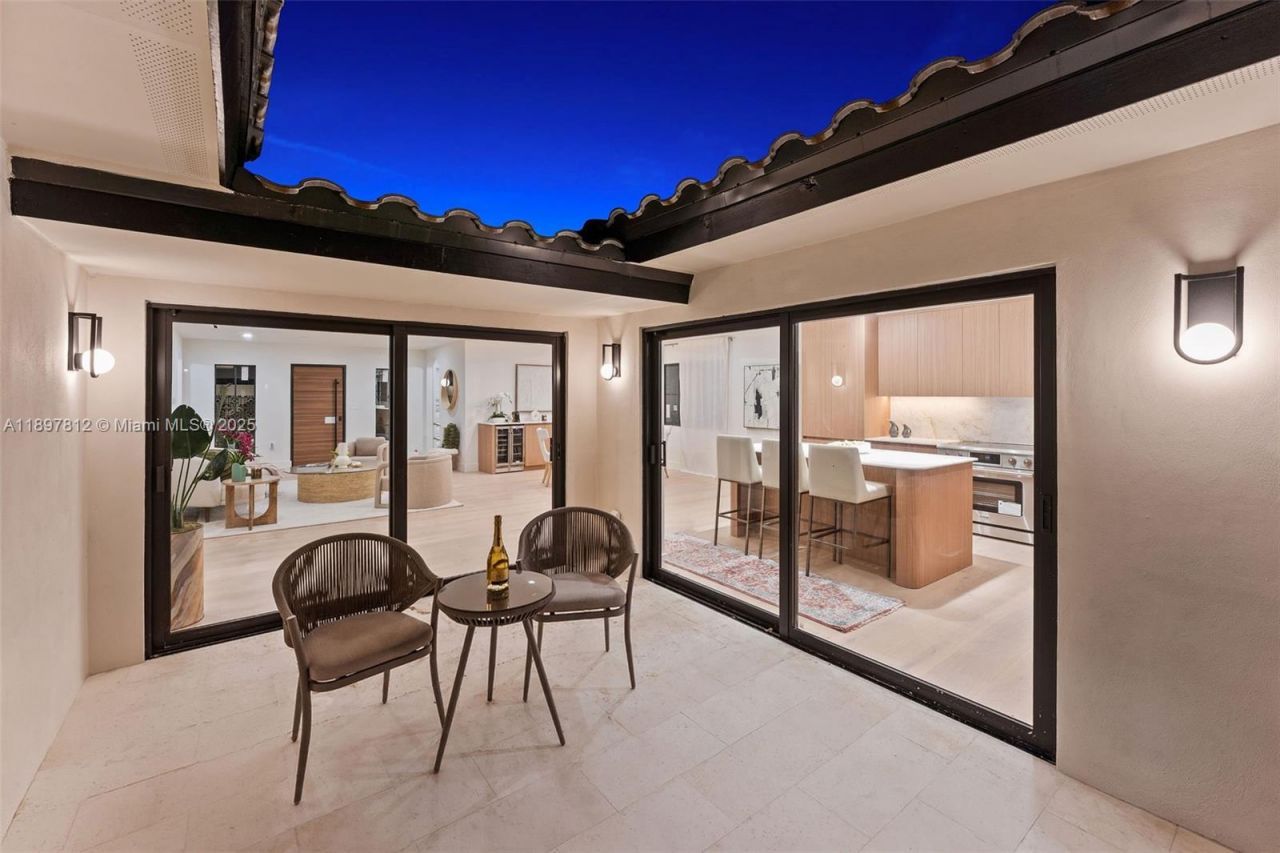 8858 Garland Ave, Surfside, FL 33154 Photo