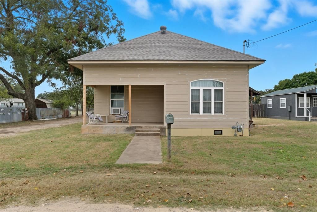 205 Gandy Street, Lipan, TX 76462 Main Photo