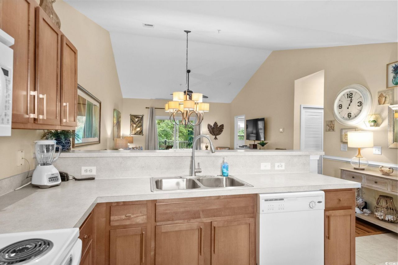 6253 Catalina Dr. Photo 18