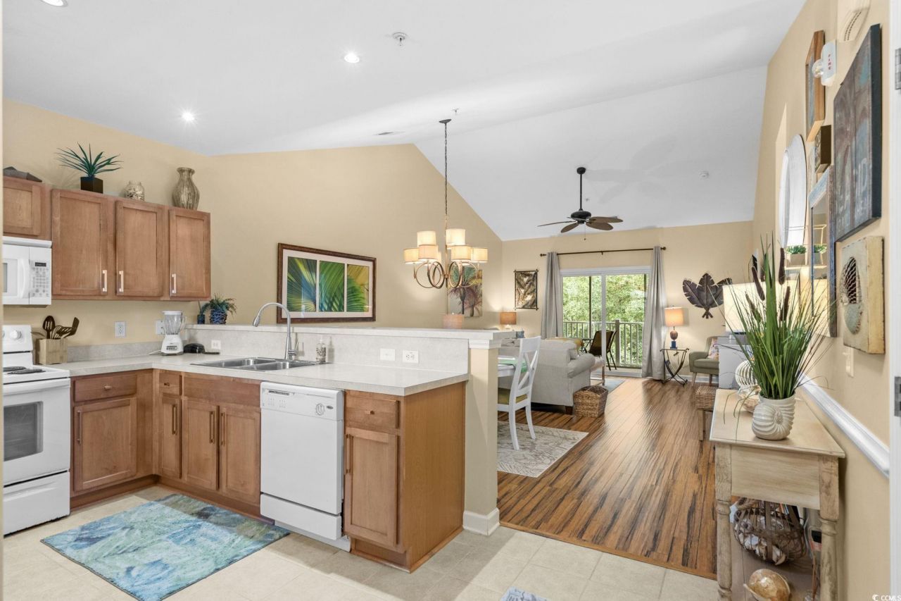 6253 Catalina Dr. Photo 7