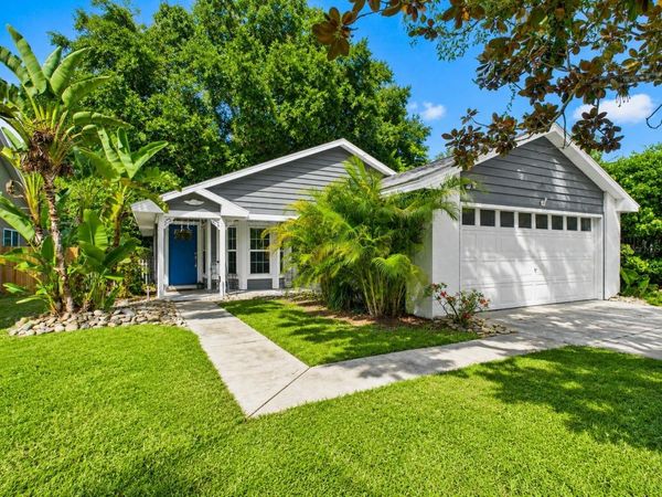 2013 DONNELLY PLACE, MOUNT DORA, FL 32757