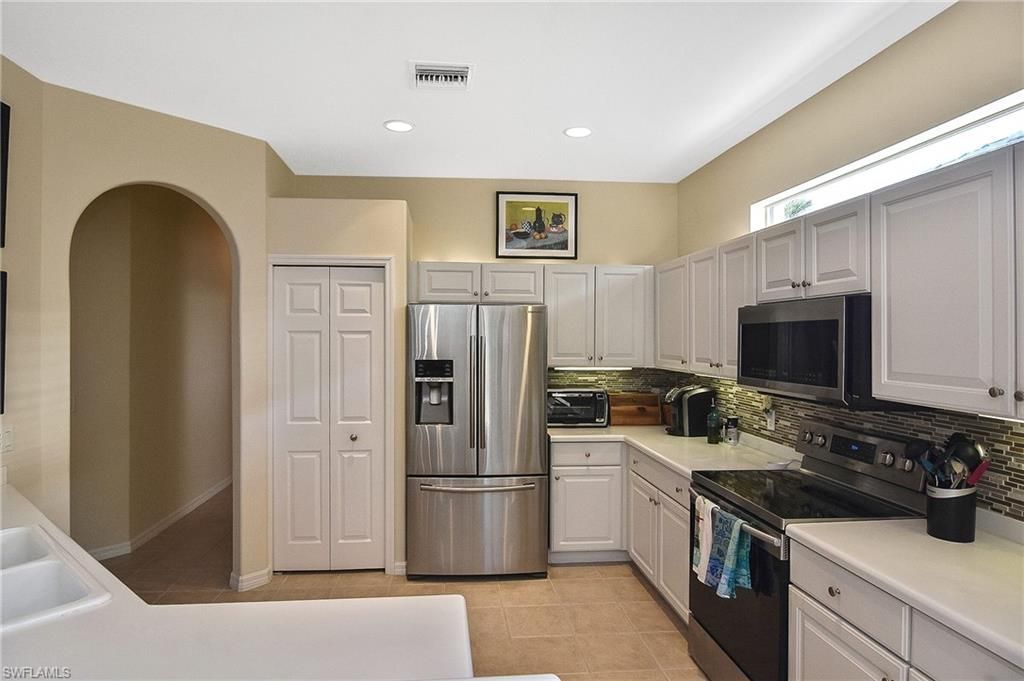 8156 Woodridge Pointe Dr, Fort Myers, FL 33912 Photo