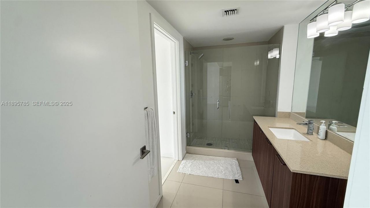 5300 Paseo Blvd, Unit 1510, Doral, FL 33166 Photo