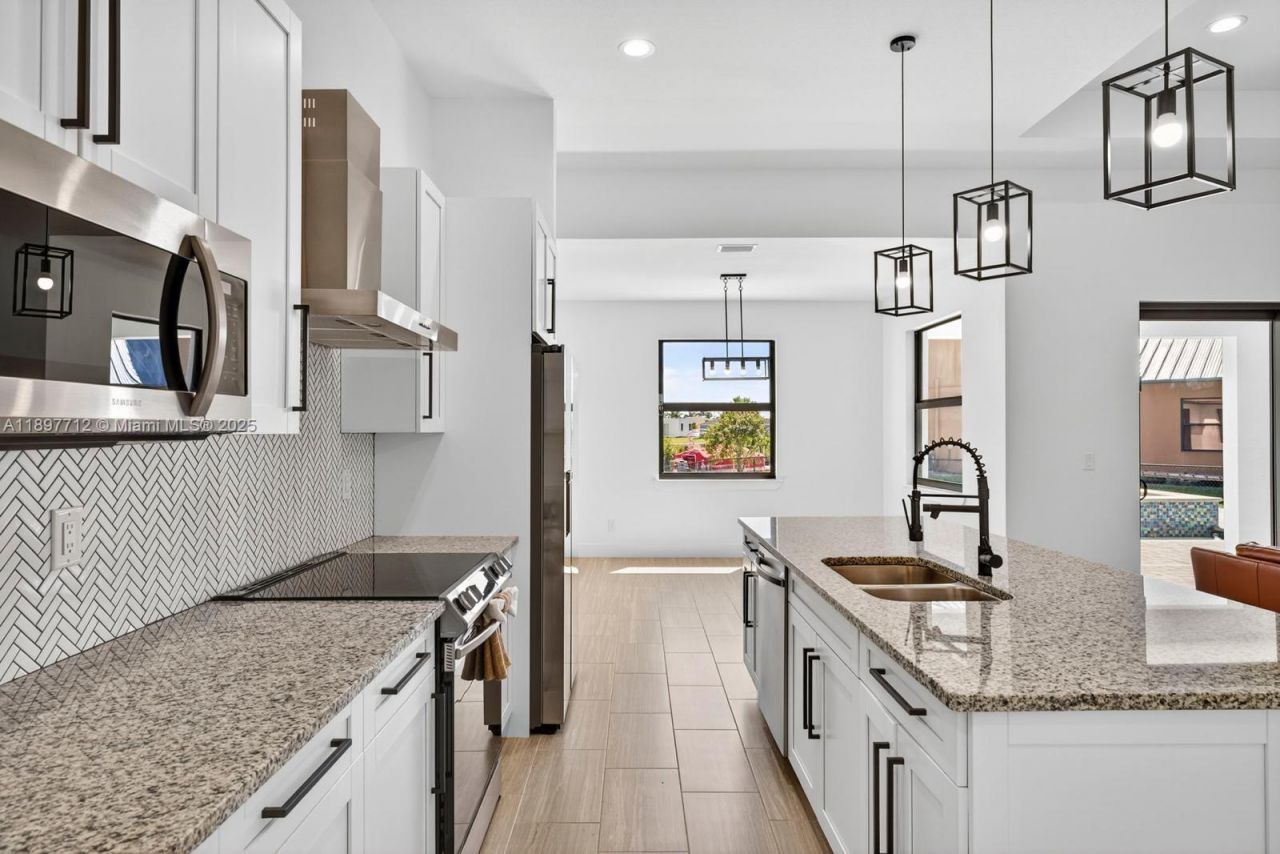 3414 NW 21st St, Cape Coral, FL 33993 Photo