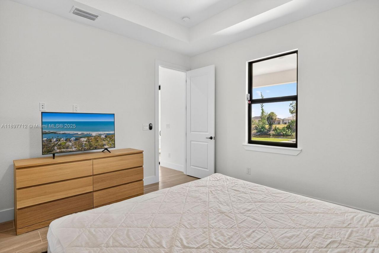 3414 NW 21st St, Cape Coral, FL 33993 Photo