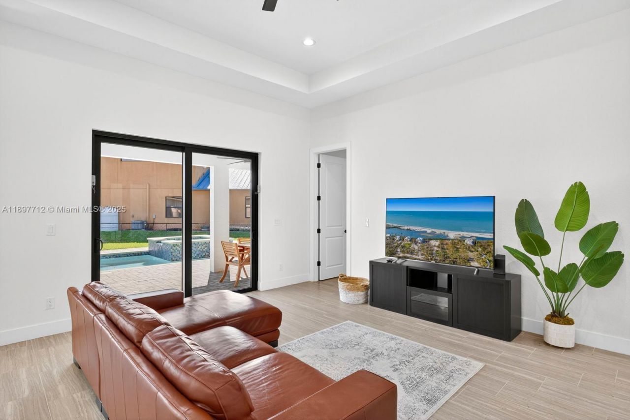 3414 NW 21st St, Cape Coral, FL 33993 Photo