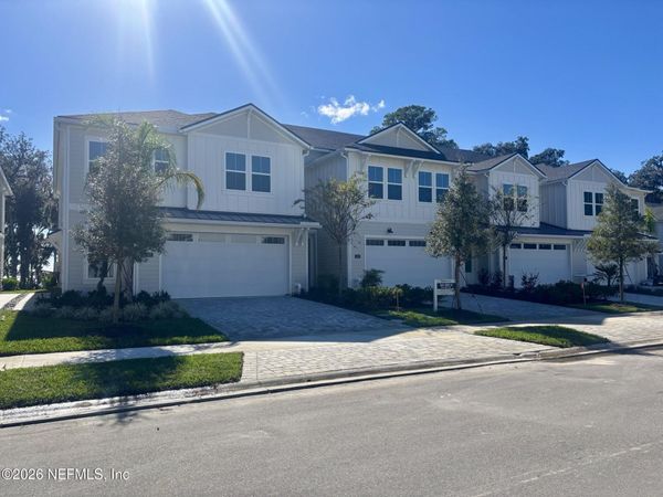 369 OAKMOSS Drive, St. Johns, FL 32259