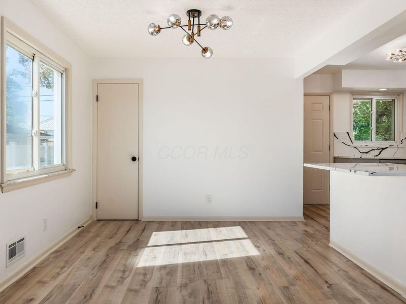 4241 Ashgrove Drive, Grove City, OH 43123 Photo 12