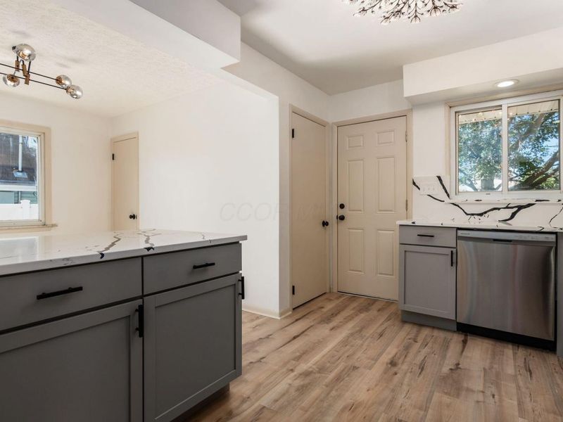 4241 Ashgrove Drive, Grove City, OH 43123 Photo 18