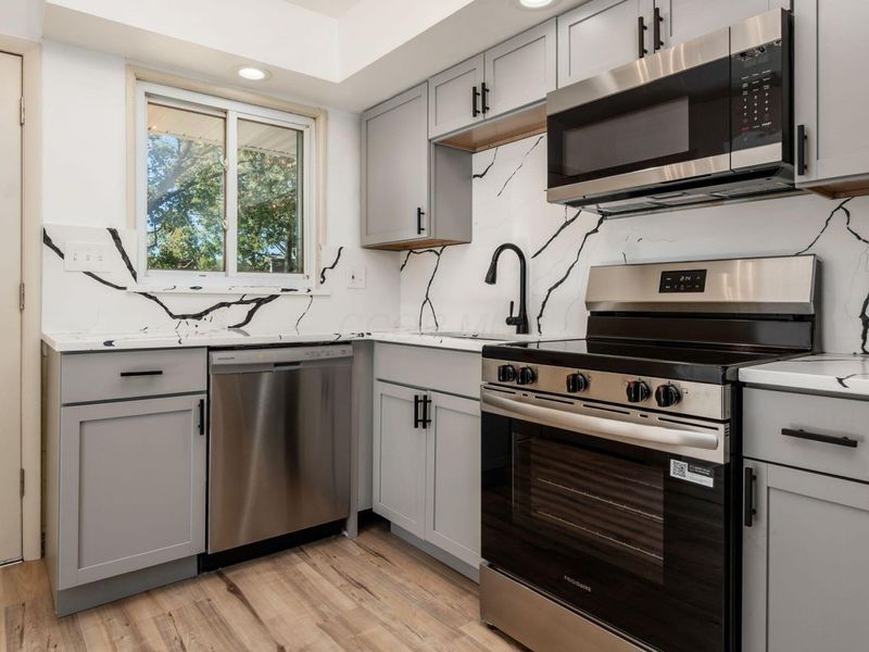 4241 Ashgrove Drive, Grove City, OH 43123 Photo 19