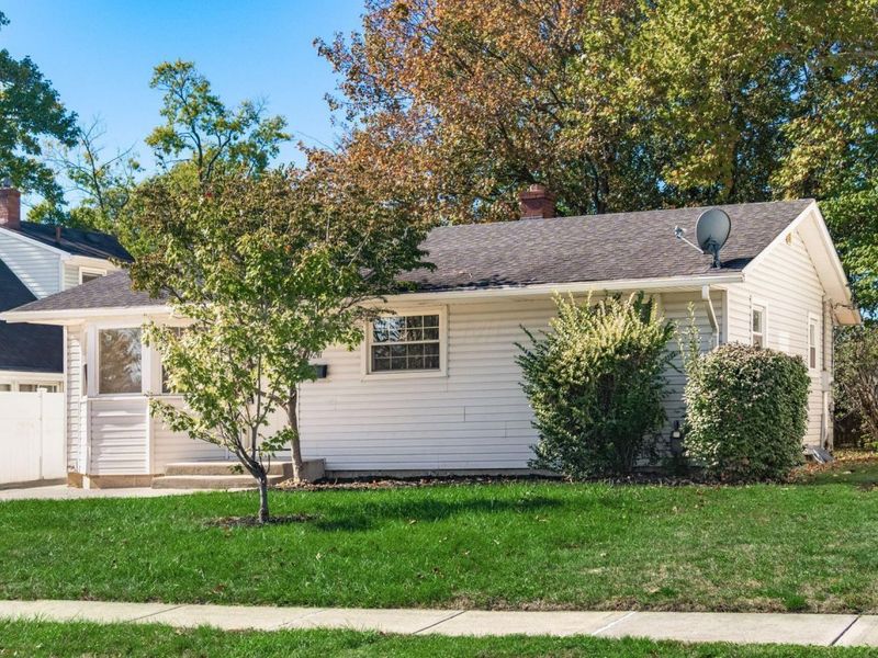 4241 Ashgrove Drive, Grove City, OH 43123 Photo 3