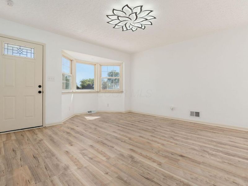 4241 Ashgrove Drive, Grove City, OH 43123 Photo 4