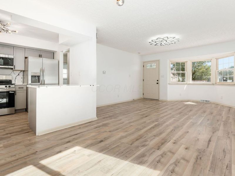 4241 Ashgrove Drive, Grove City, OH 43123 Photo 9