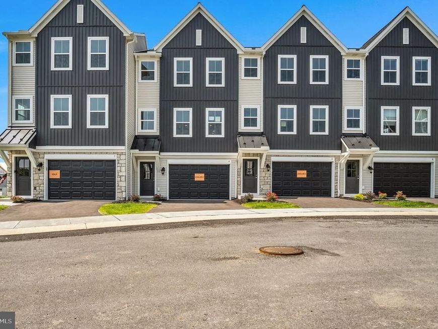 4 Morgan Circle, Unit 013-03, Carlisle, PA 17015 Main Photo