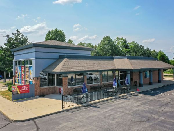 1440 E Grand Avenue, Lindenhurst, IL 60046