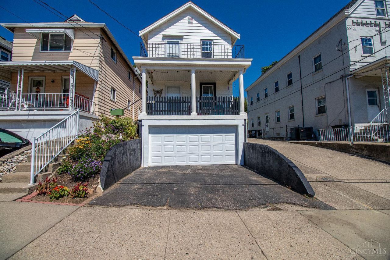 710 E Ross Avenue, Saint Bernard, OH 45217 Main Photo