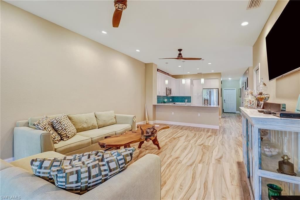 10037 Heather Ln, Unit 403, Naples, FL 34119 Photo