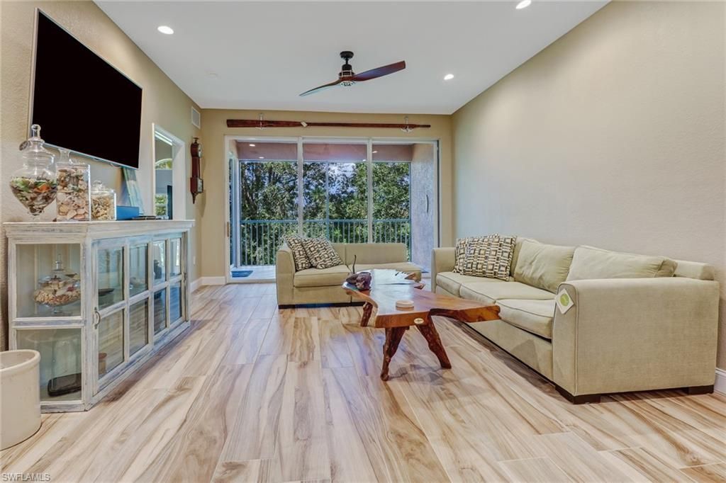 10037 Heather Ln, Unit 403, Naples, FL 34119 Photo