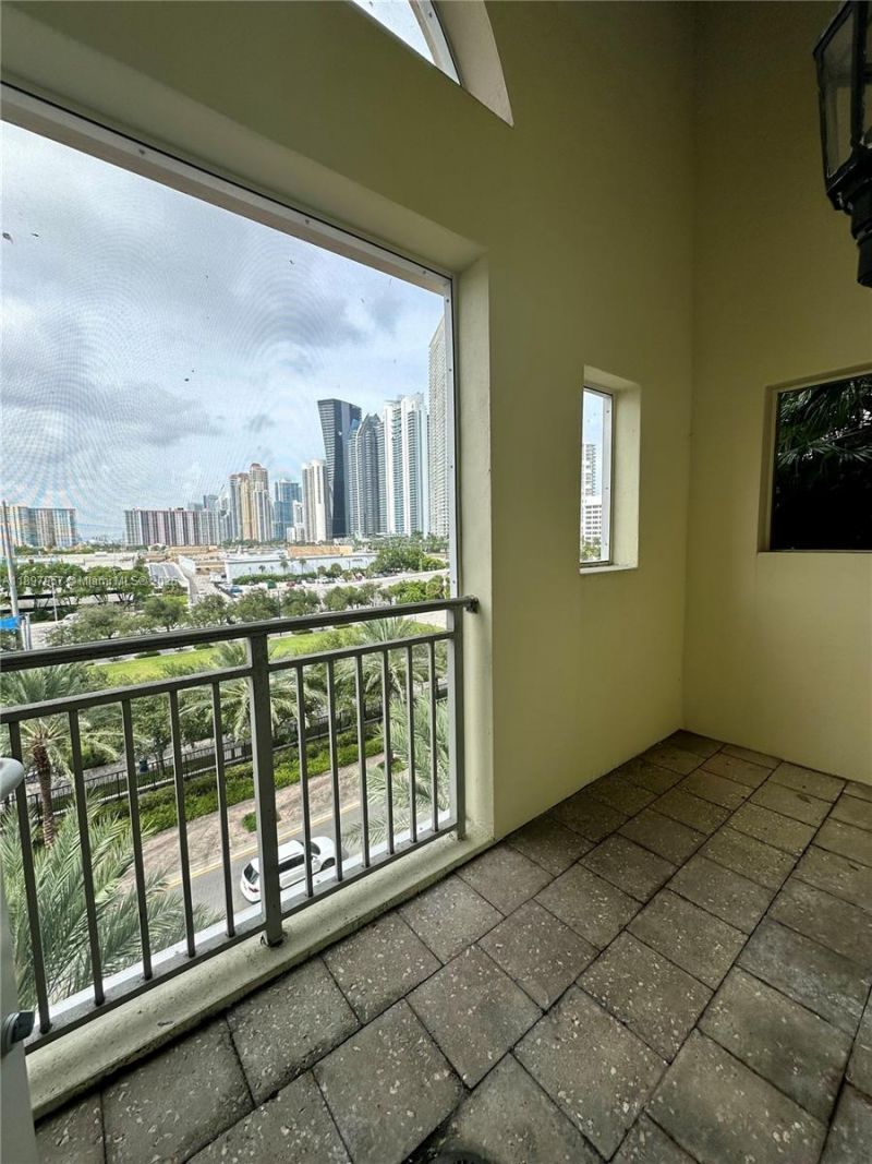 150 Sunny Isles Blvd, Unit 1-UPH1, Sunny Isles Beach, FL 33160 Photo