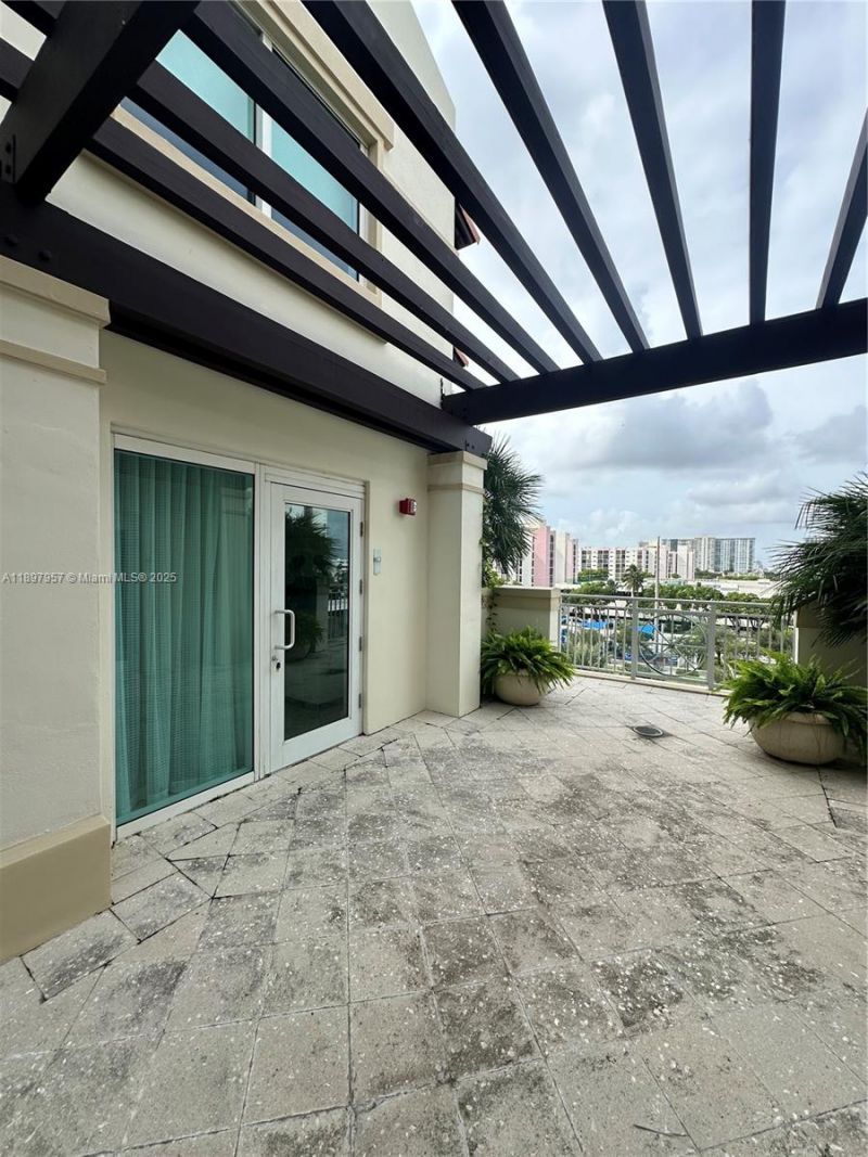 150 Sunny Isles Blvd, Unit 1-UPH1, Sunny Isles Beach, FL 33160 Photo