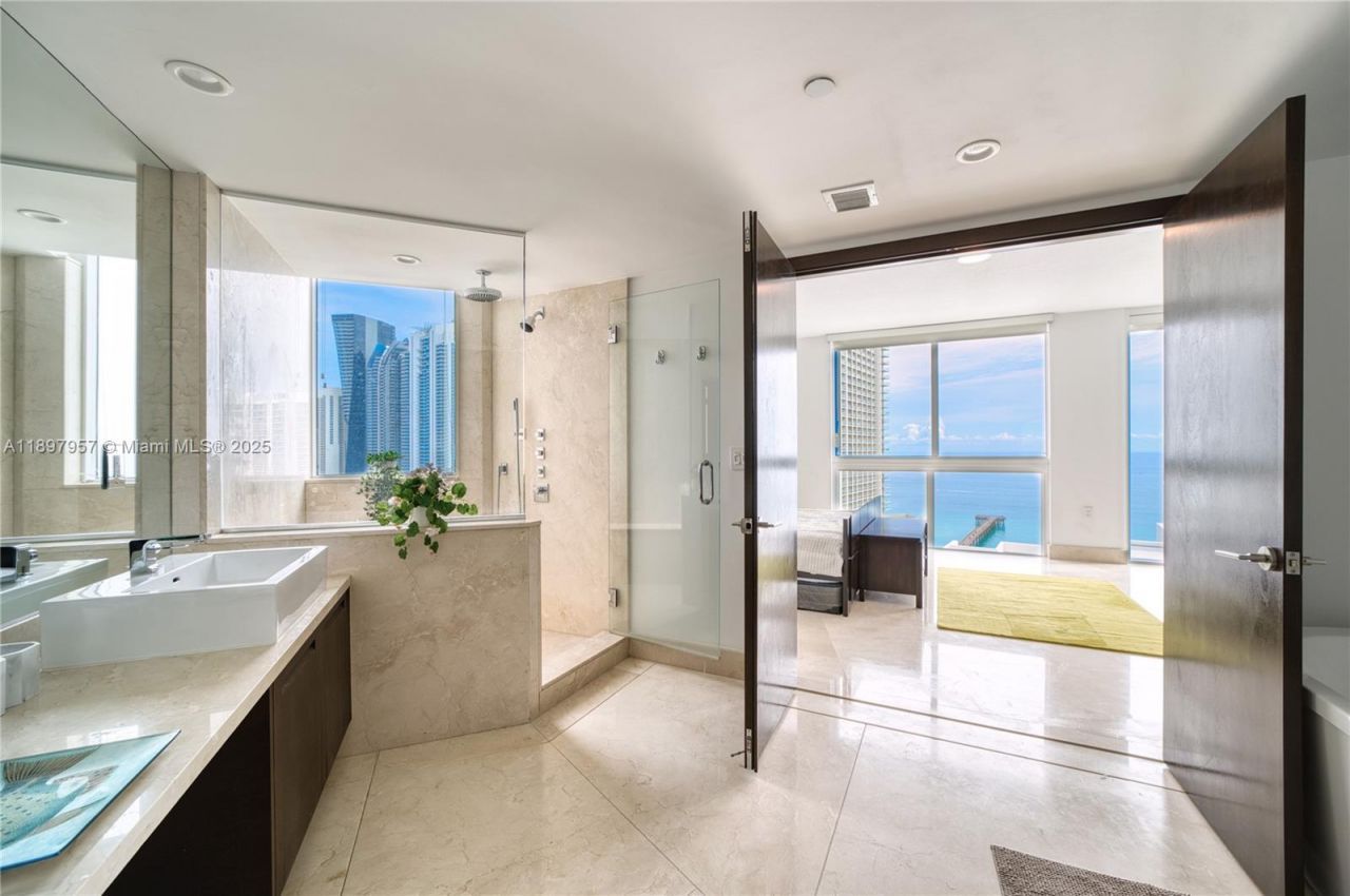 150 Sunny Isles Blvd, Unit 1-UPH1, Sunny Isles Beach, FL 33160 Photo