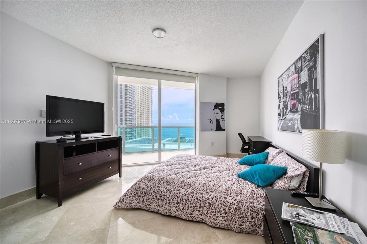 150 Sunny Isles Blvd, Unit 1-UPH1, Sunny Isles Beach, FL 33160 Photo