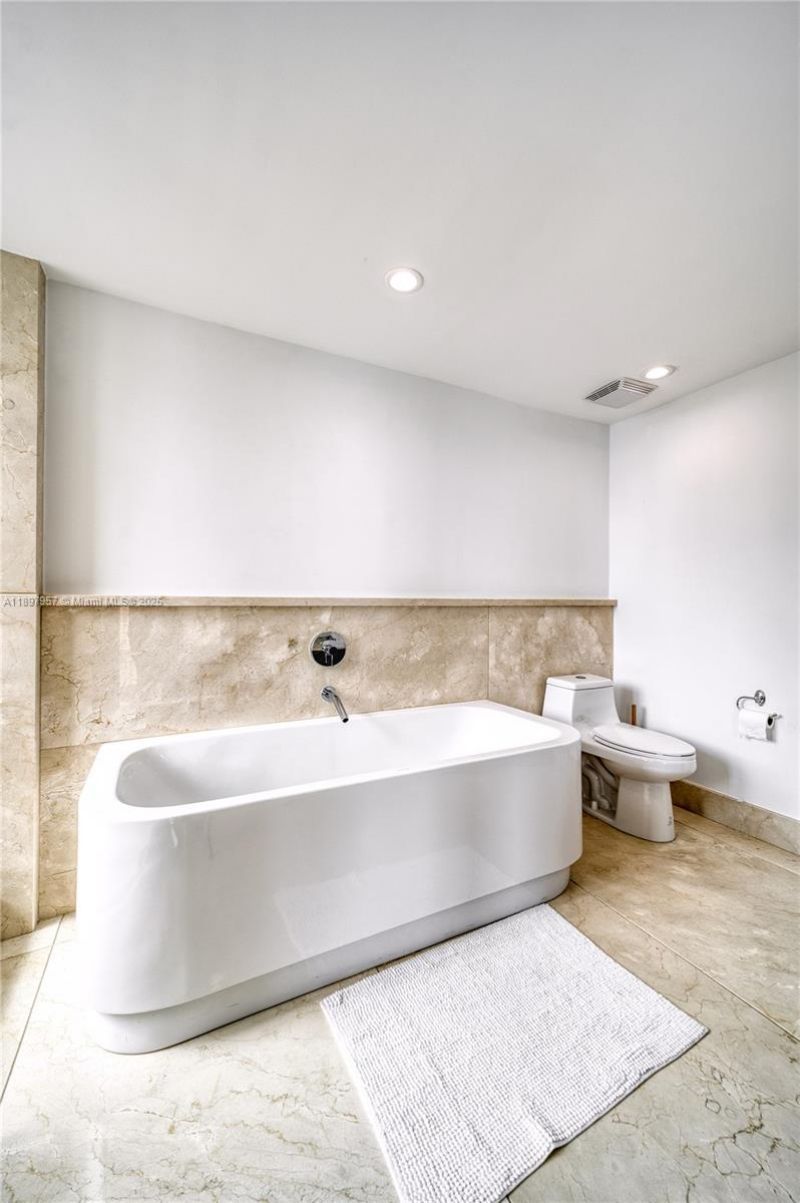 150 Sunny Isles Blvd, Unit 1-UPH1, Sunny Isles Beach, FL 33160 Photo