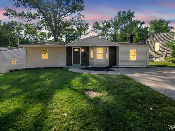 6870 Foxcroft Drive, St Louis, MO 63123