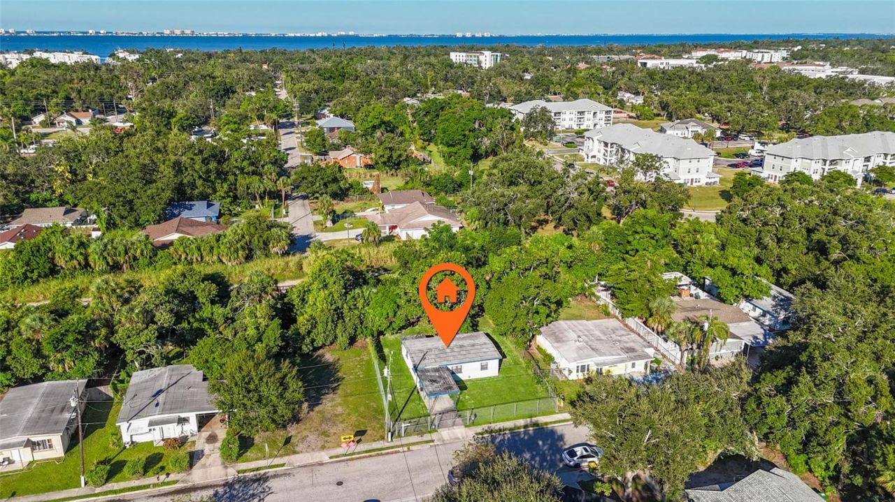 2105 Leon Avenue, Sarasota, FL 34234 Main Photo