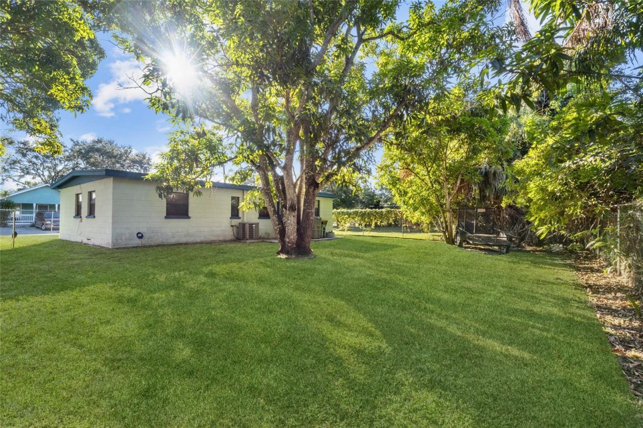 2105 Leon Avenue, Sarasota, FL 34234 Photo