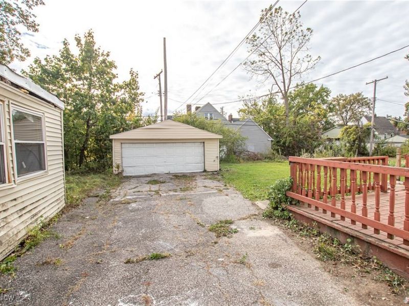 3092 Becket Road, Cleveland, OH 44120 Photo 32