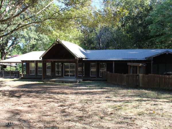 51 Connie Drive, Pope, MS 38658