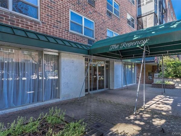 100 Lincoln Avenue, Unit 14D, Mineola, NY 11501