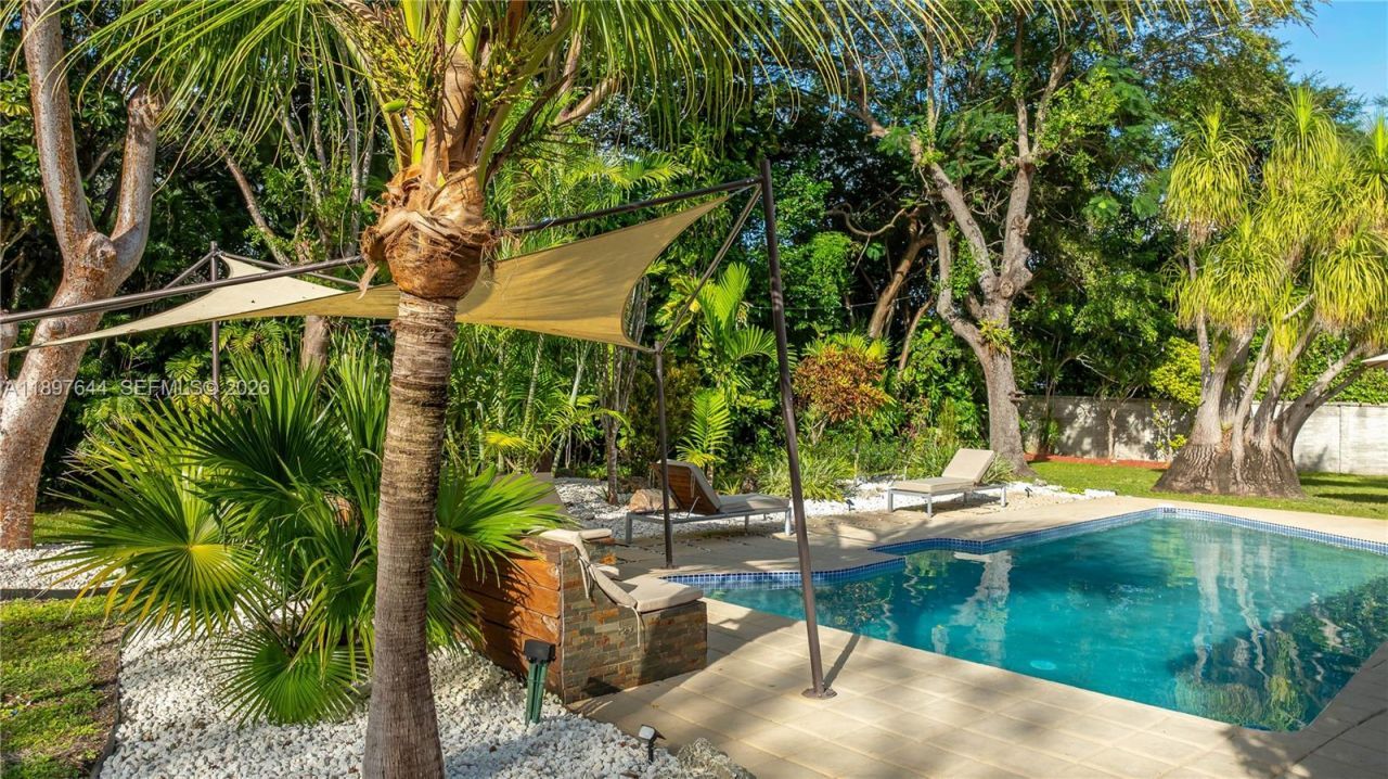 8111 SW 183rd St, Palmetto Bay, FL 33157 Photo