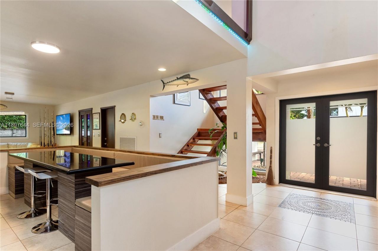 8111 SW 183rd St, Palmetto Bay, FL 33157 Photo