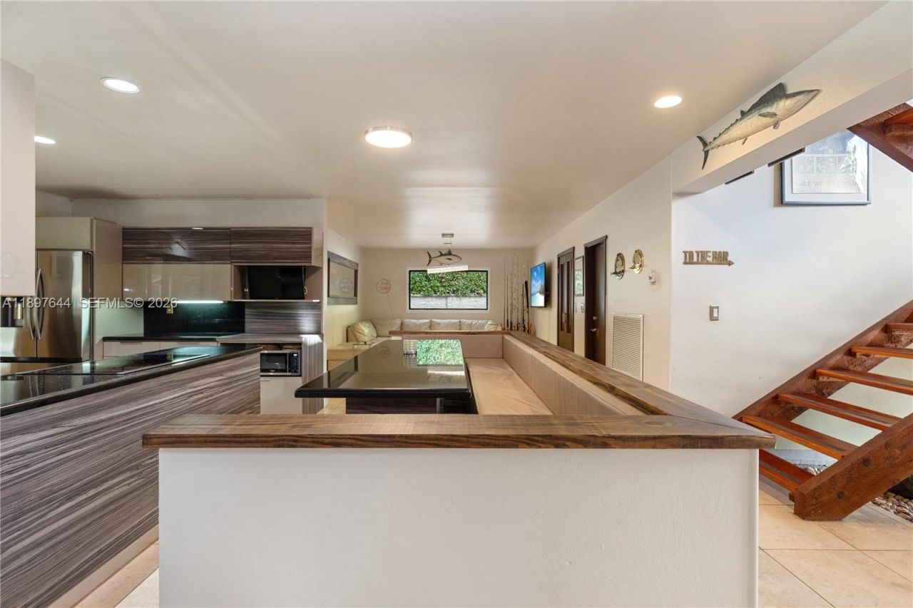 8111 SW 183rd St, Palmetto Bay, FL 33157 Photo