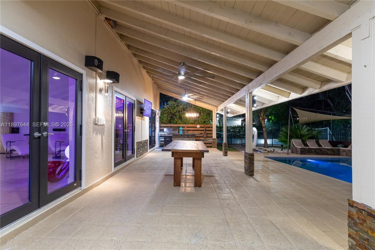 8111 SW 183rd St, Palmetto Bay, FL 33157 Photo