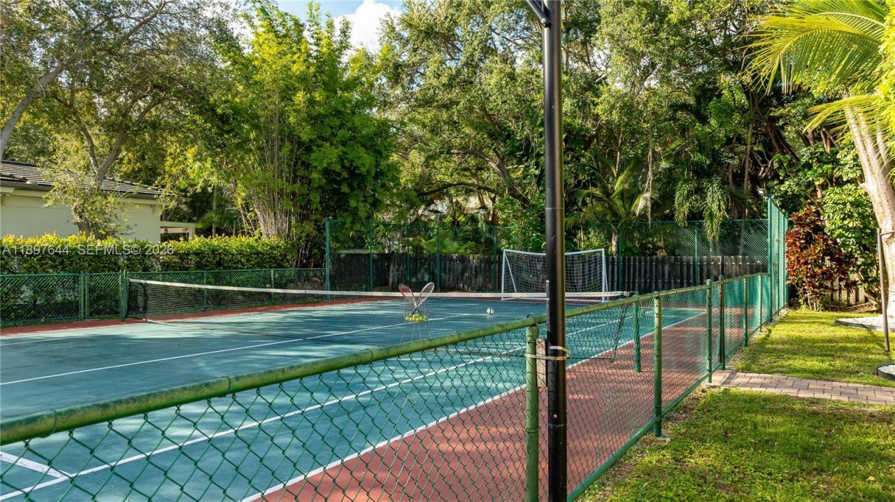 8111 SW 183rd St, Palmetto Bay, FL 33157 Photo