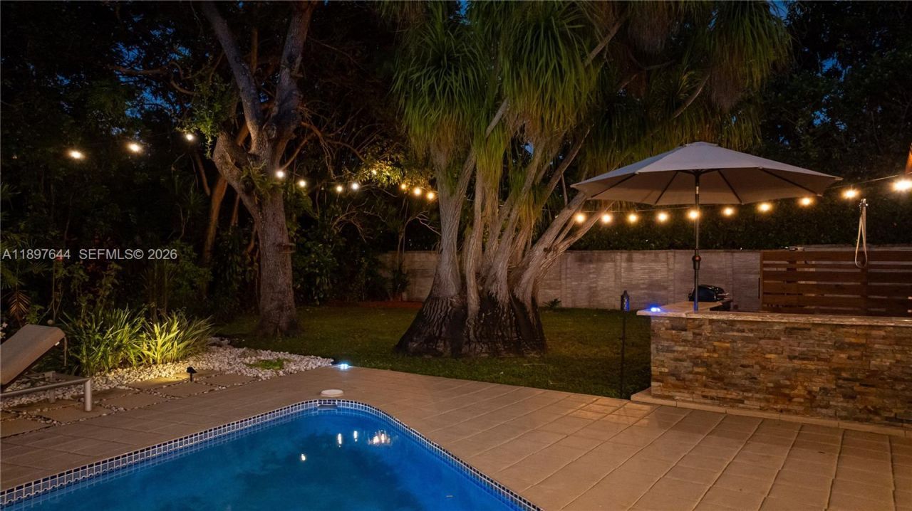 8111 SW 183rd St, Palmetto Bay, FL 33157 Photo