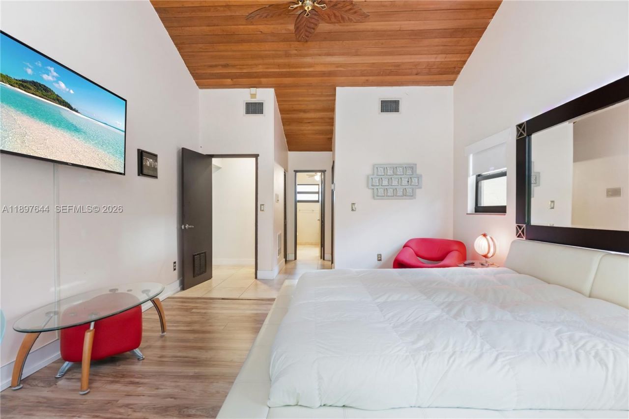 8111 SW 183rd St, Palmetto Bay, FL 33157 Photo