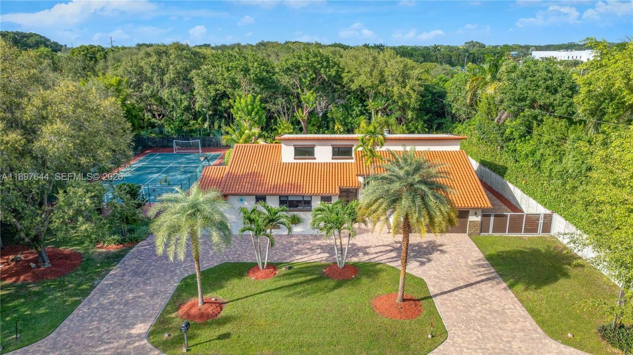 8111 SW 183rd St, Palmetto Bay, FL 33157 Photo