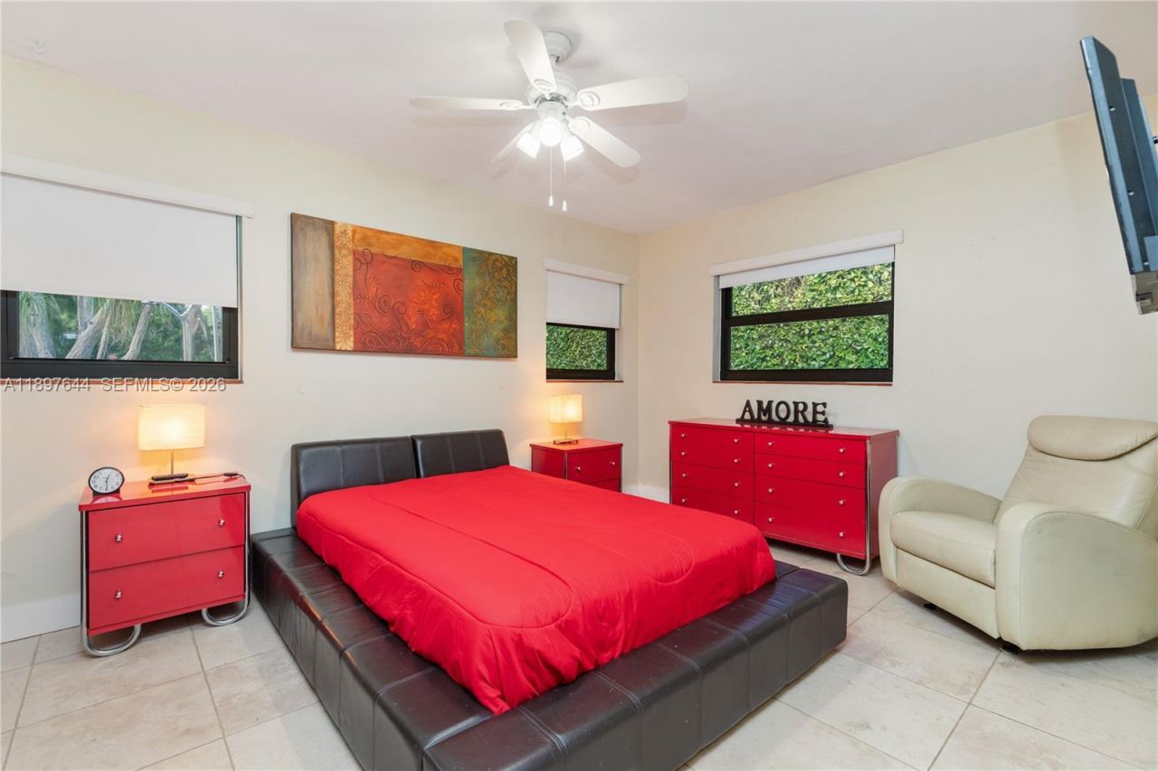 8111 SW 183rd St, Palmetto Bay, FL 33157 Photo