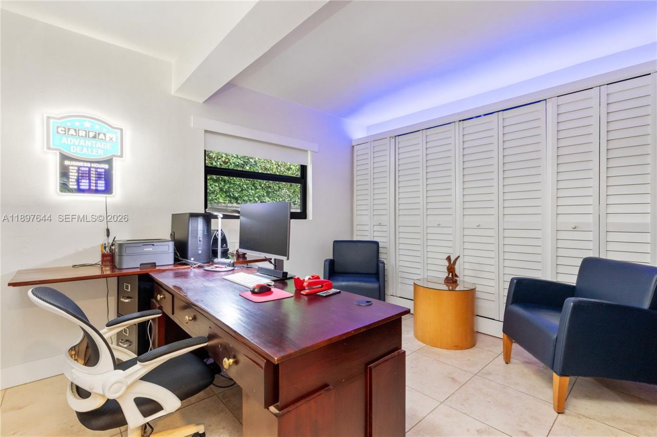 8111 SW 183rd St, Palmetto Bay, FL 33157 Photo