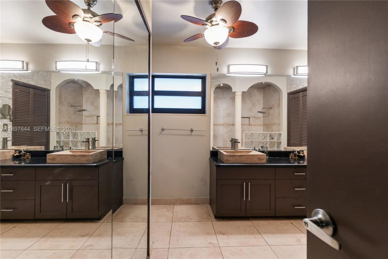 8111 SW 183rd St, Palmetto Bay, FL 33157 Photo