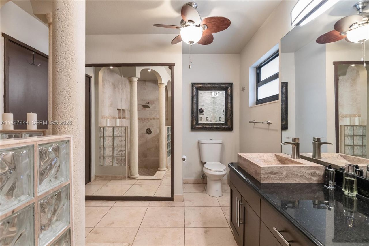 8111 SW 183rd St, Palmetto Bay, FL 33157 Photo