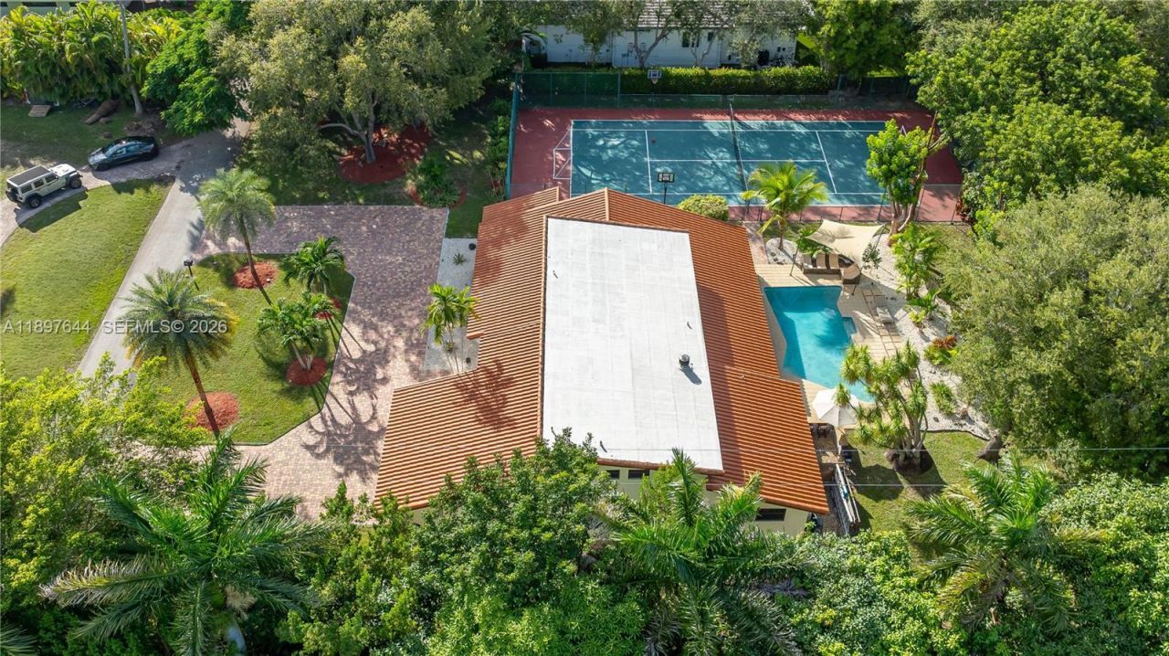 8111 SW 183rd St, Palmetto Bay, FL 33157 Photo